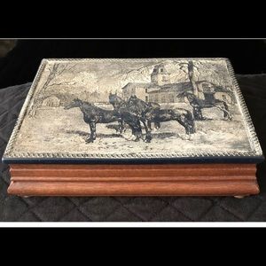 Vintage Mahogany Throughbred Jewelry Box